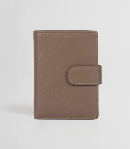 Medium Leather Wallet with Zipper Pocket