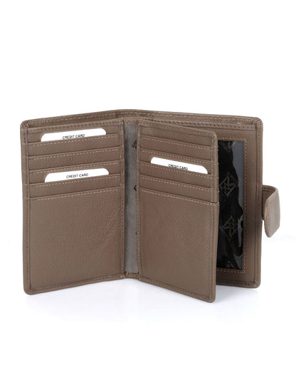 Medium Leather Wallet with Zipper Pocket