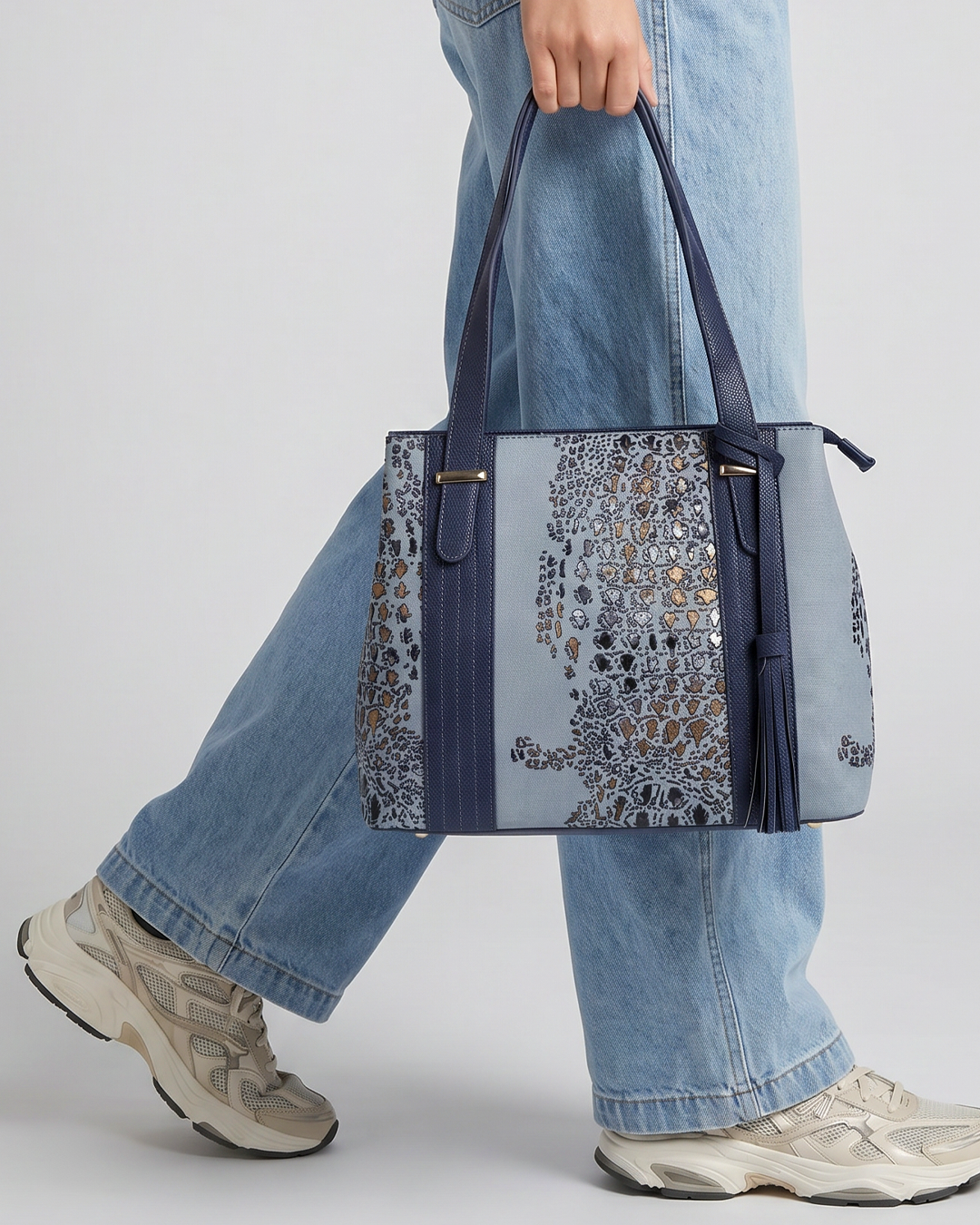 Eva Organizer Tote Bag with RFID - view 3 - Karla Hanson