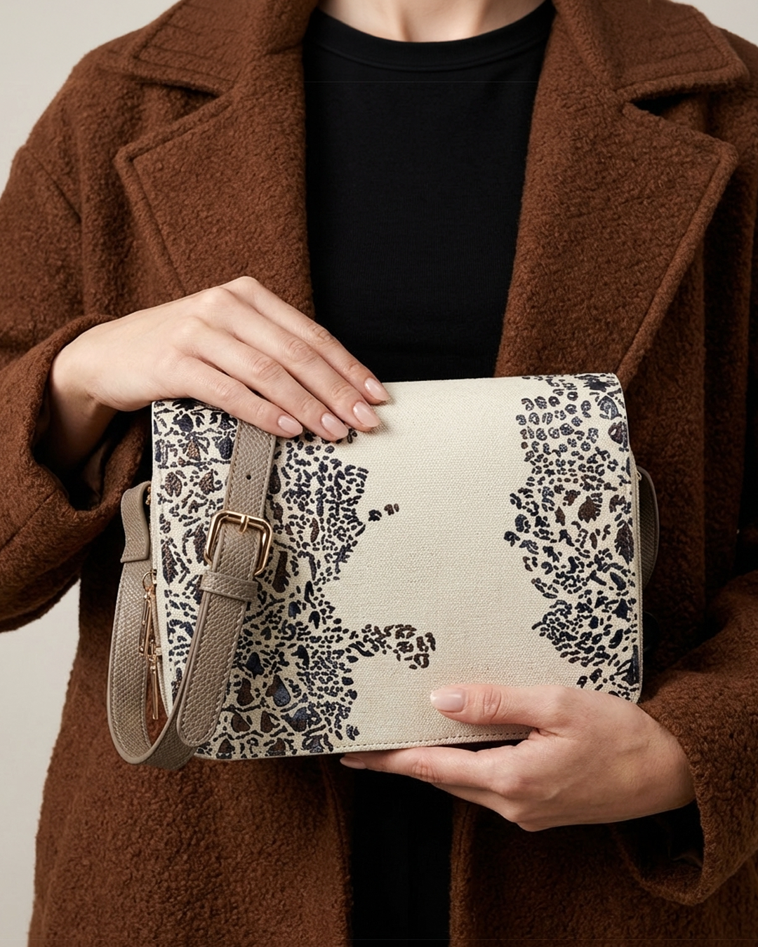 Eva Small Crossbody Bag