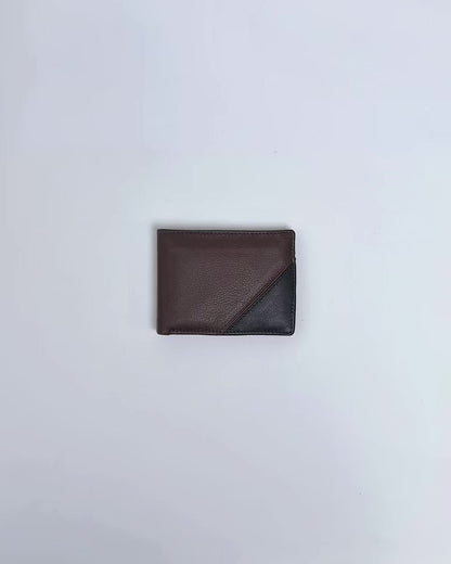 Karla Hanson Men's RFID Martin Bifold Wallet Leather with removable card insert product video. Person places cash, cards, and change inside compartments in wallet.