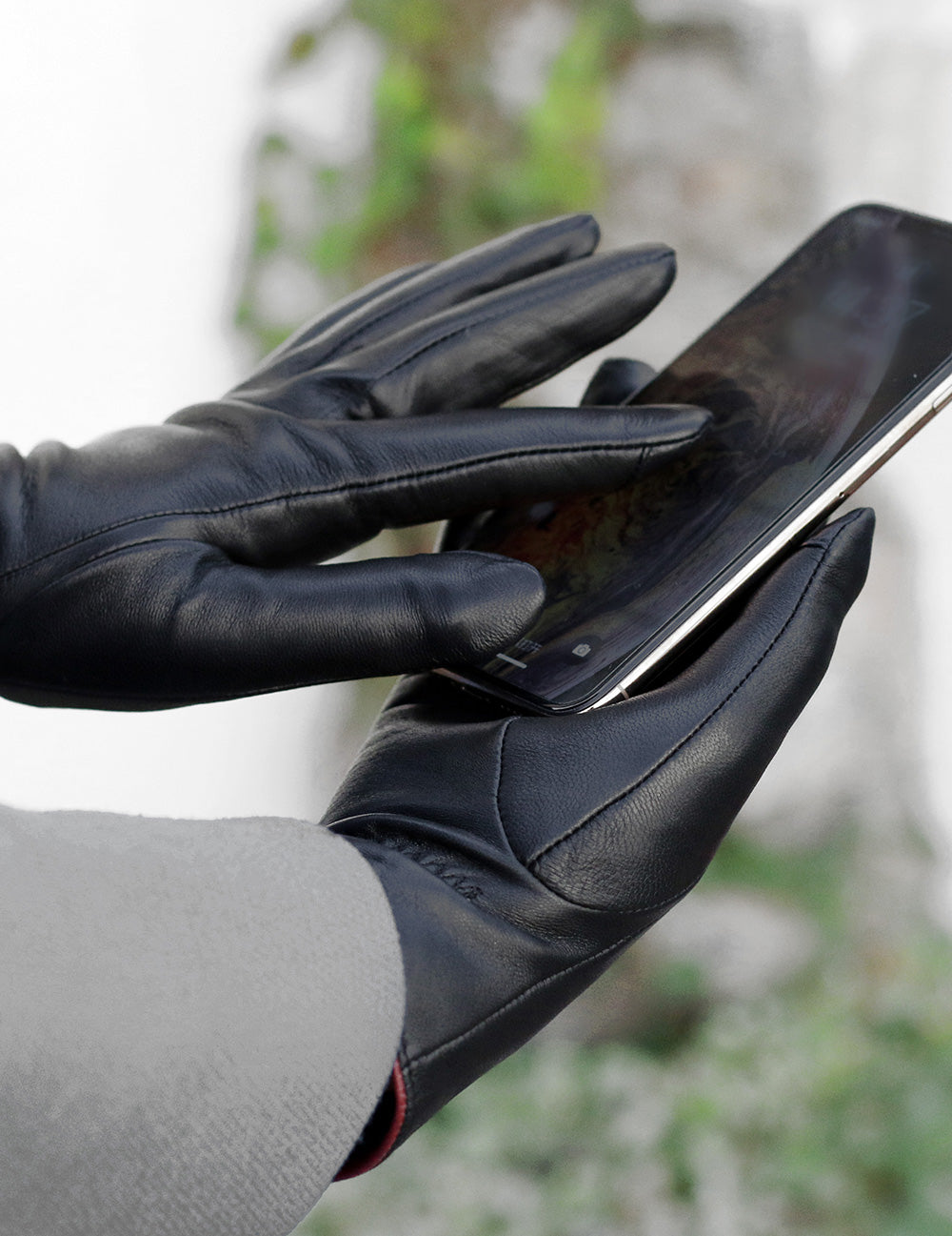 Karla Hanson Women's Deluxe Leather Touch Screen Gloves with Bow - Karla Hanson